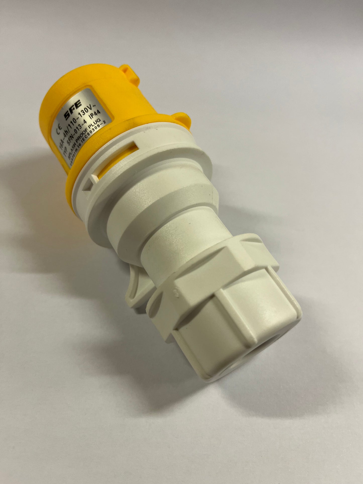 16A 2P+E 110V Plug IP44